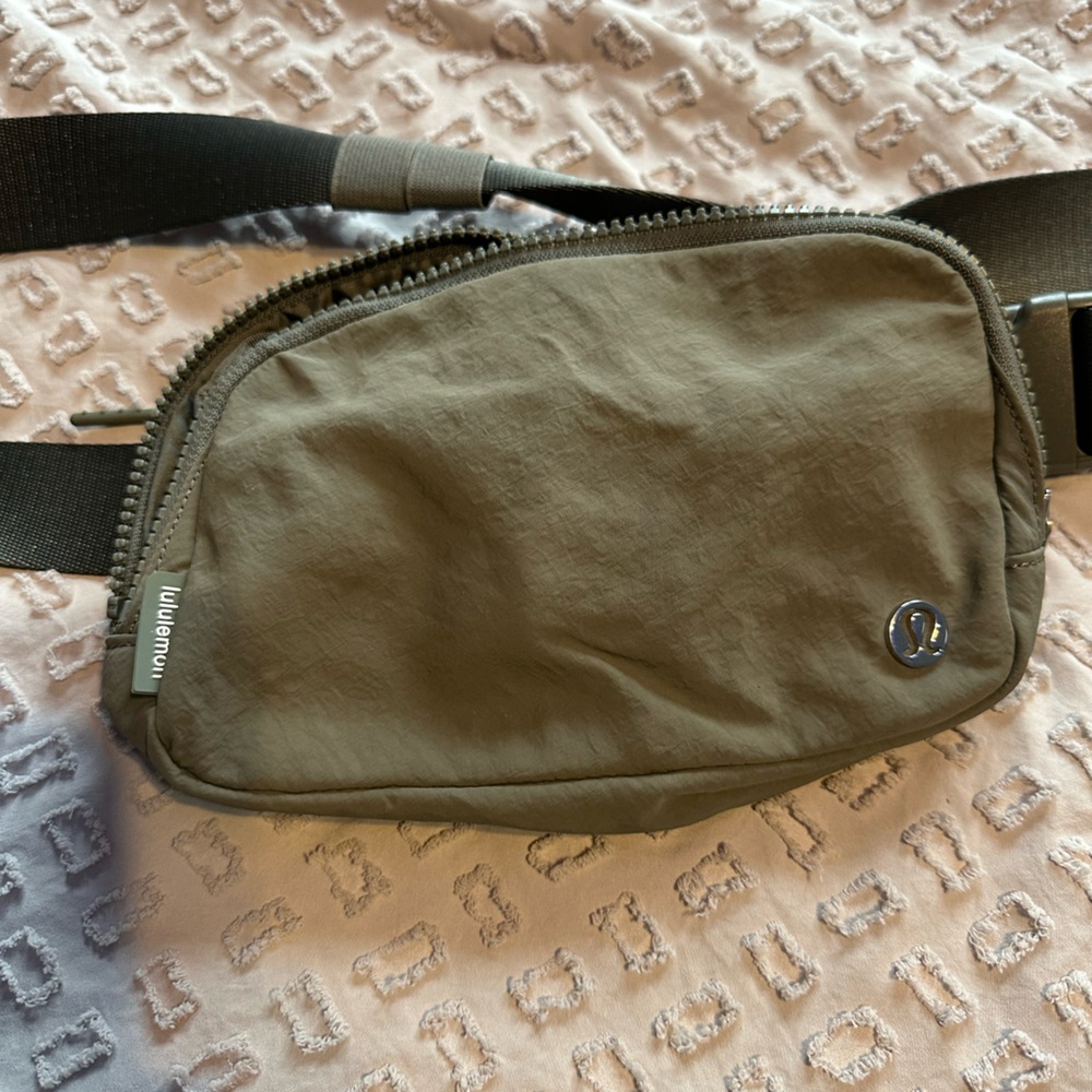 Lululemon belt bag